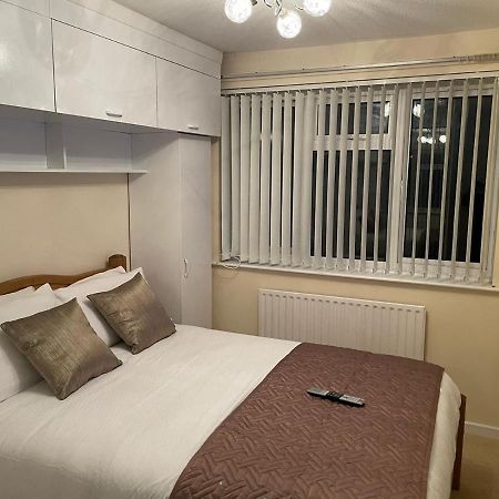 Elegant Devon Luton (Bedfordshire) Exterior foto