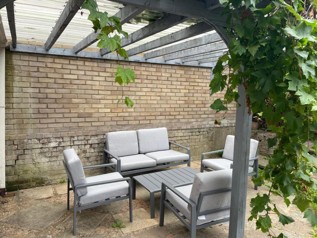 Elegant Devon Luton (Bedfordshire) Exterior foto