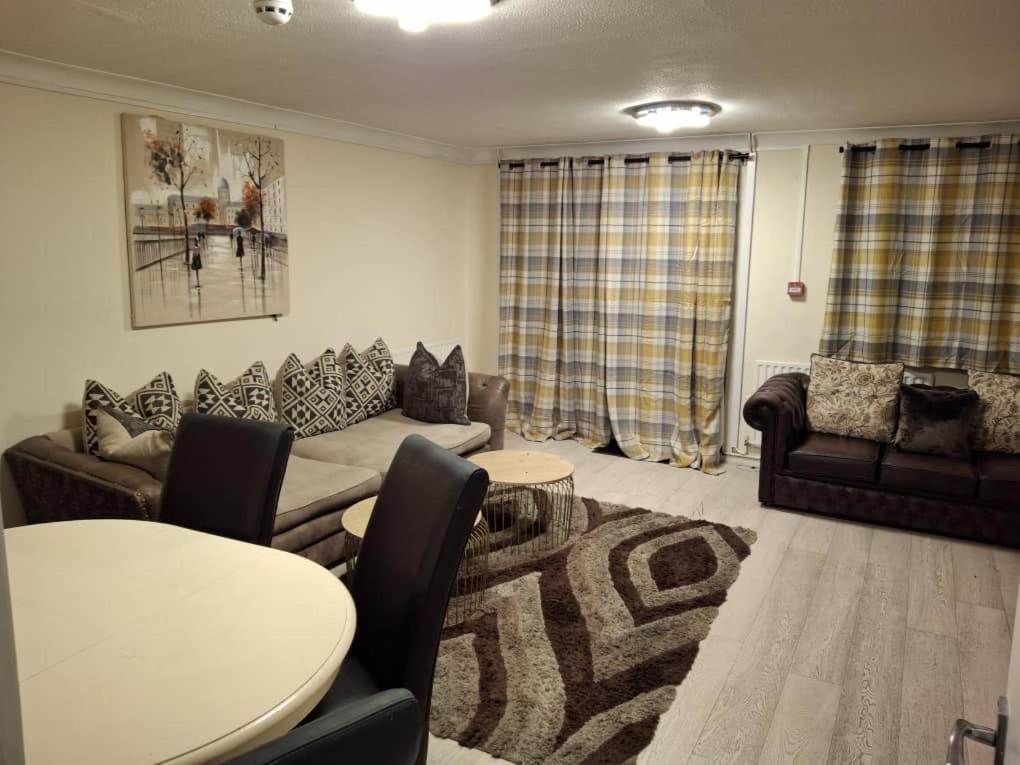 Elegant Devon Luton (Bedfordshire) Exterior foto